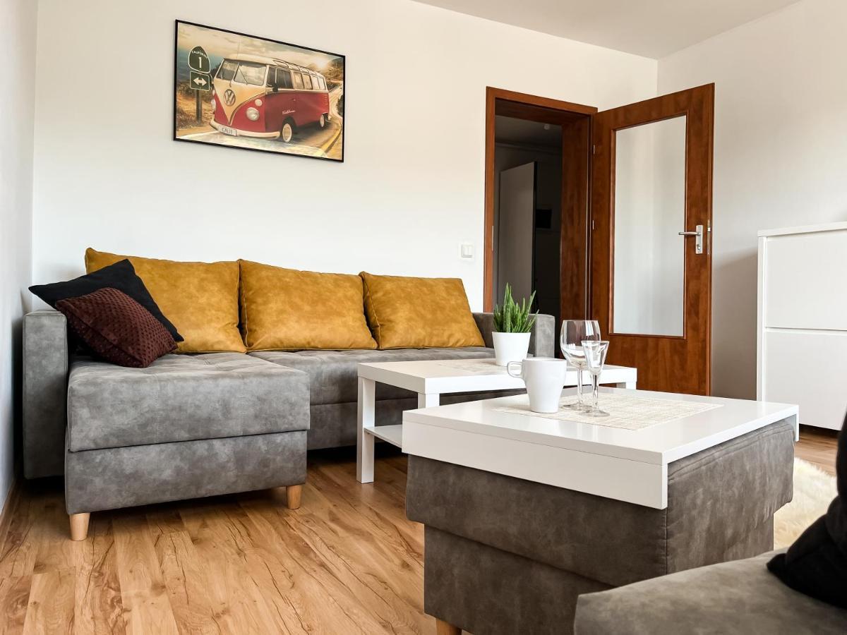 Uroczy Apartament Pod Skarpa Вадовице Екстериор снимка