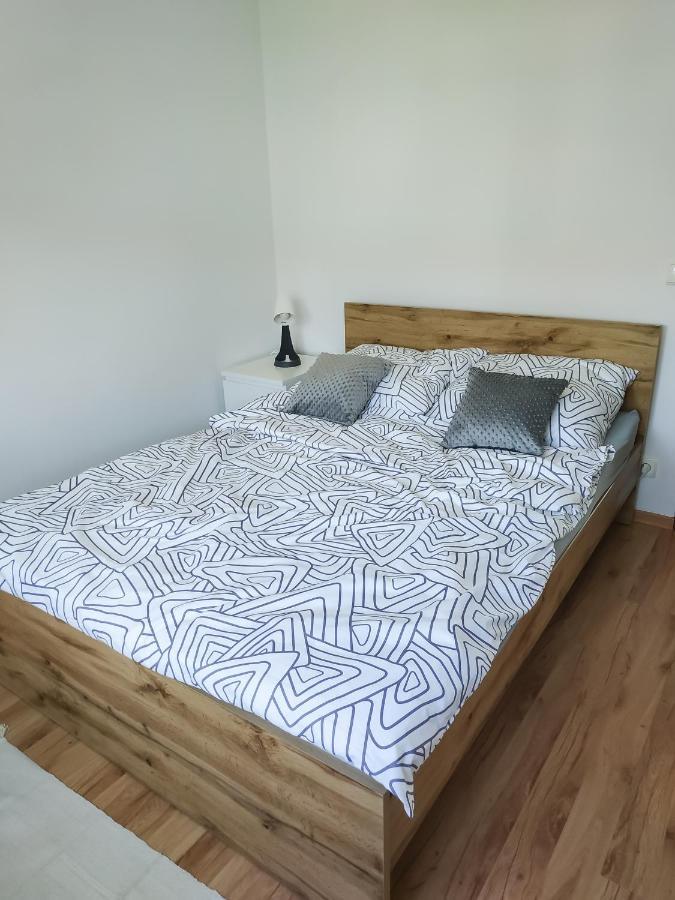 Uroczy Apartament Pod Skarpa Вадовице Екстериор снимка