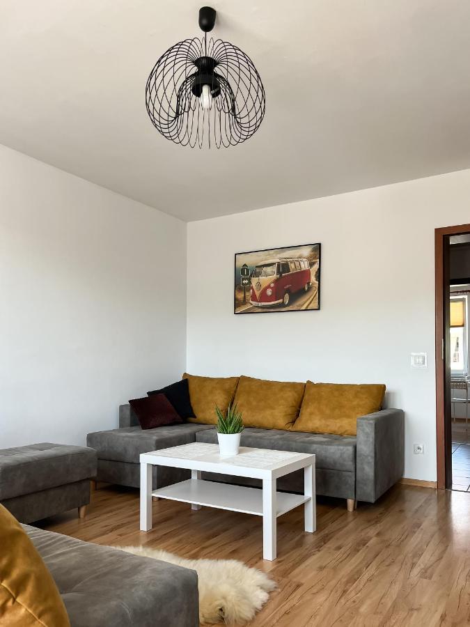 Uroczy Apartament Pod Skarpa Вадовице Екстериор снимка