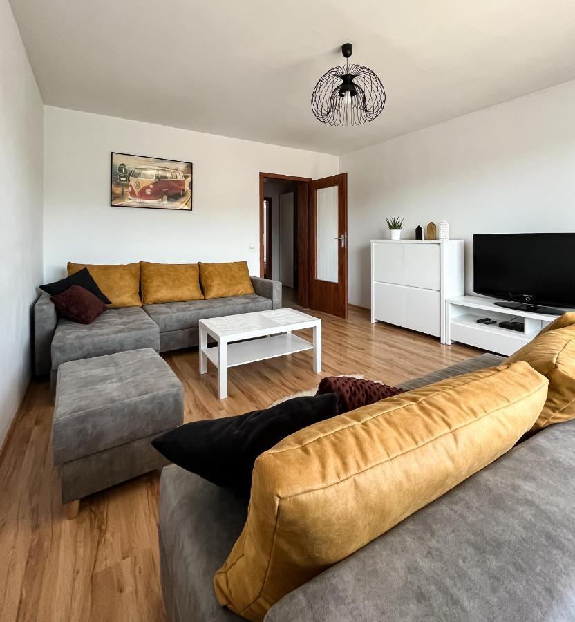 Uroczy Apartament Pod Skarpa Вадовице Екстериор снимка