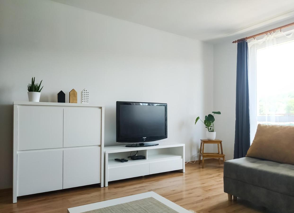 Uroczy Apartament Pod Skarpa Вадовице Екстериор снимка