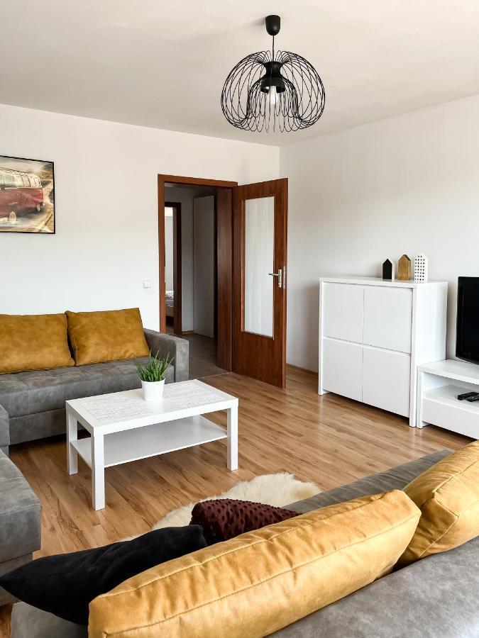Uroczy Apartament Pod Skarpa Вадовице Екстериор снимка